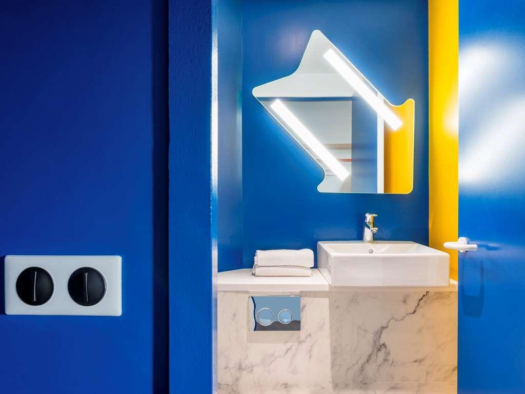 Ibis Budget Bourgoin Jallieu Centre Экстерьер фото