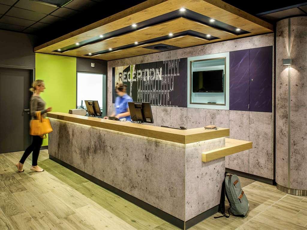 Ibis Budget Bourgoin Jallieu Centre Экстерьер фото