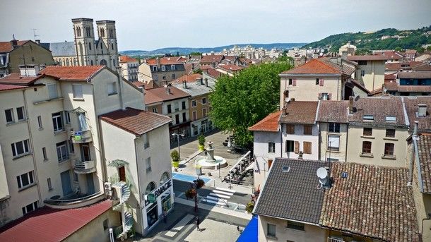 Ibis Budget Bourgoin Jallieu Centre Экстерьер фото